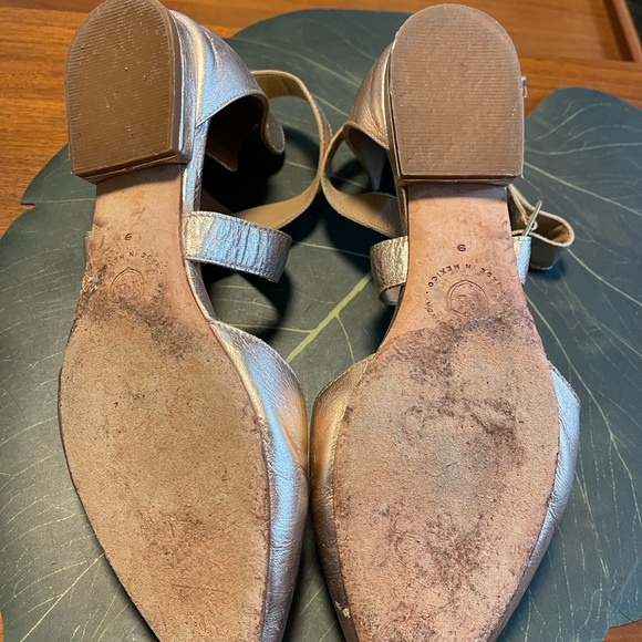 Poppy Barley Gold Flat - Size 9 - Picture 6 of 7